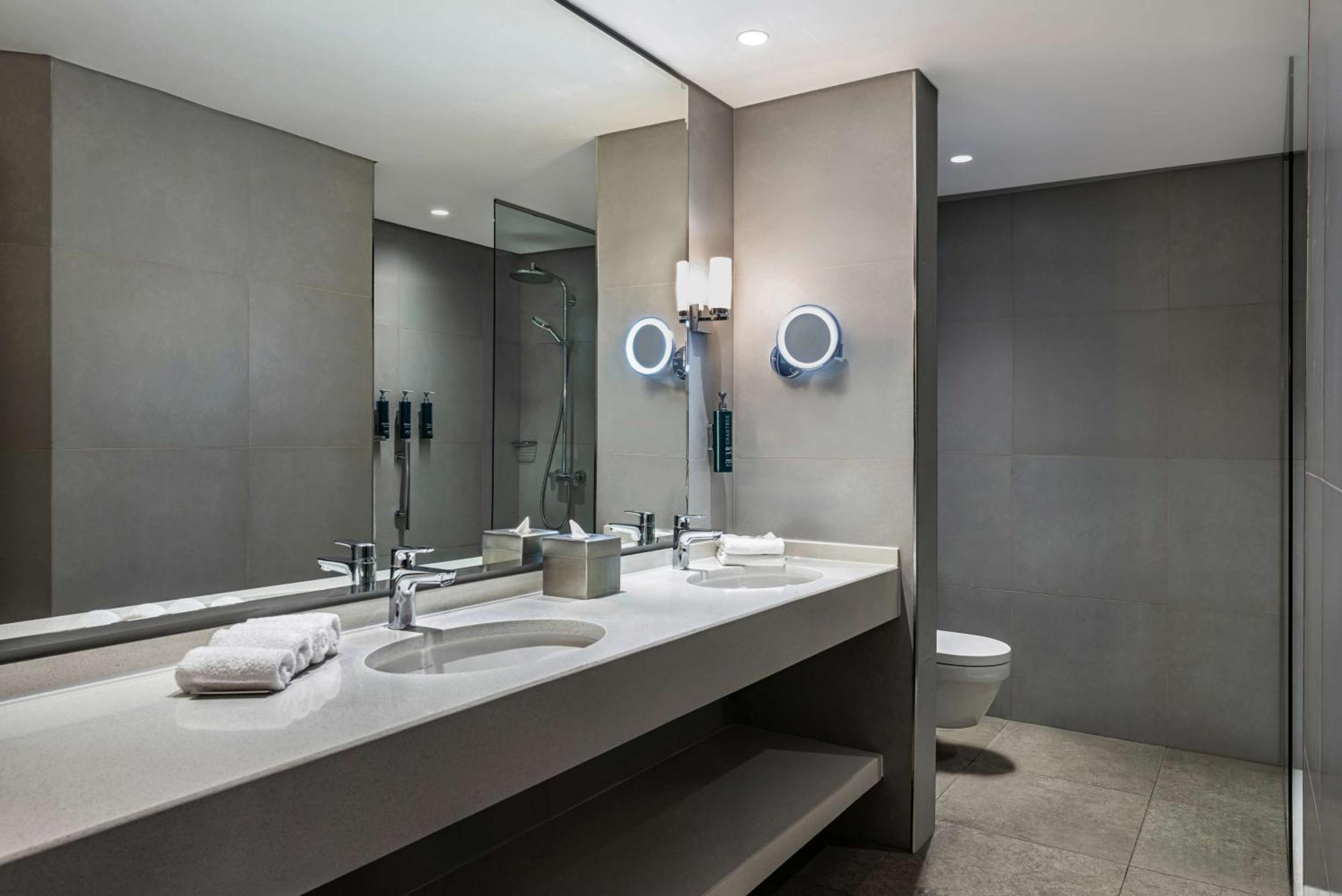 Doubletree By Hilton Akaba